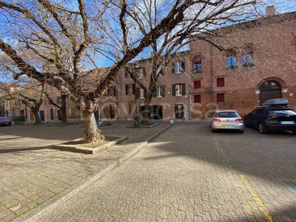 casa indipendente in vendita a Ferrara in zona Centro Storico