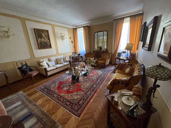 intera palazzina in vendita a Ferrara in zona Centro Storico