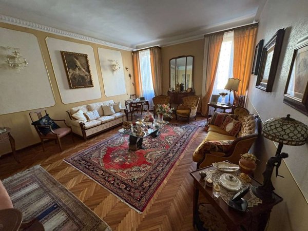 casa indipendente in vendita a Ferrara in zona Centro Storico