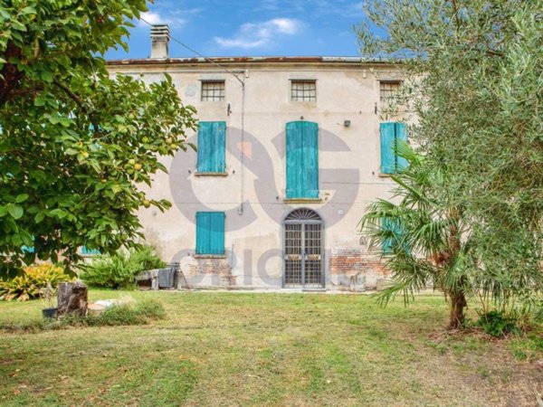casa indipendente in vendita a Ferrara in zona Ravalle