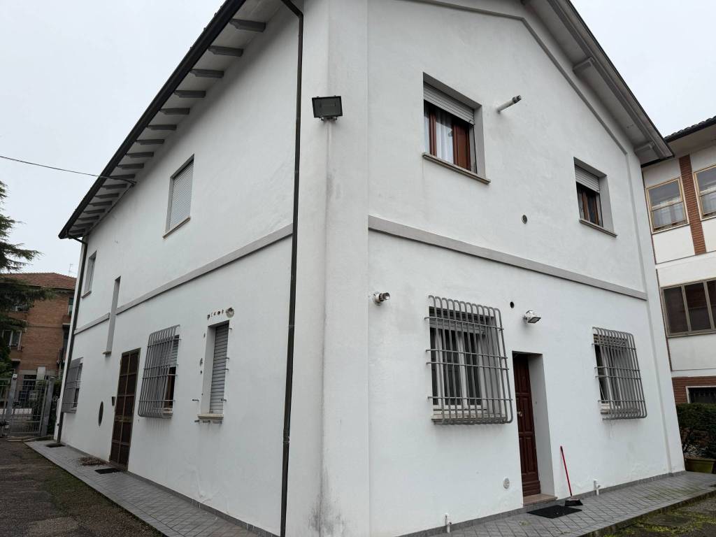 casa indipendente in vendita a Ferrara