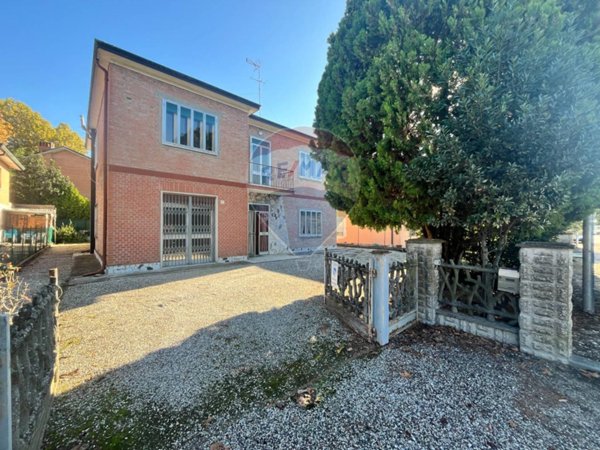 casa indipendente in vendita a Ferrara in zona Cona