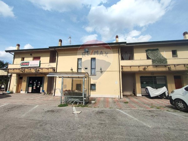 casa indipendente in vendita a Ferrara in zona Monestirolo