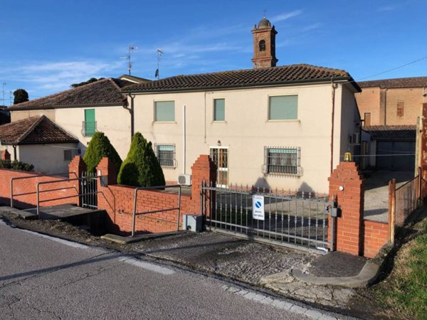casa indipendente in vendita a Ferrara in zona Villanova