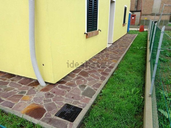 casa indipendente in vendita a Ferrara in zona Monestirolo