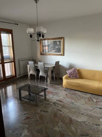 appartamento in vendita a Ferrara in zona Centro Storico