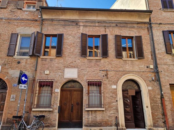 appartamento in vendita a Ferrara in zona Centro Storico