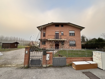 casa indipendente in vendita a Ferrara in zona Malborghetto di Boara