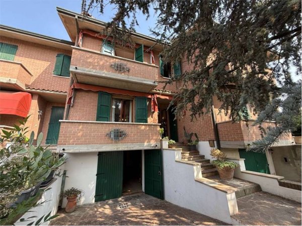 casa indipendente in vendita a Ferrara in zona Centro Storico