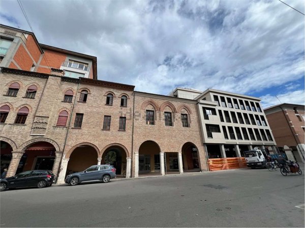 appartamento in vendita a Ferrara in zona Centro Storico