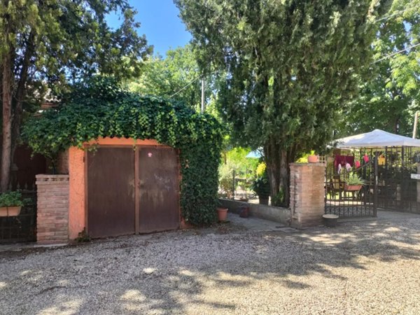 casa indipendente in vendita a Ferrara in zona Monestirolo