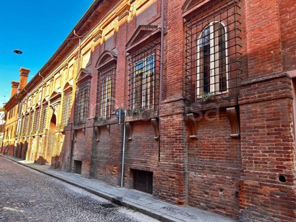 appartamento in vendita a Ferrara in zona Centro Storico