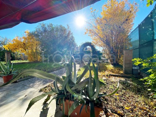casa indipendente in vendita a Ferrara in zona Villanova