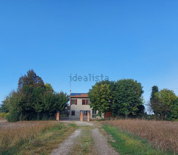 casa indipendente in vendita a Ferrara in zona Contrapò