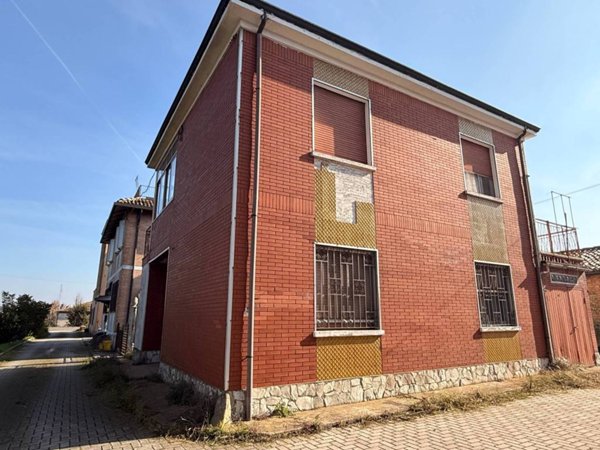 casa indipendente in vendita a Ferrara