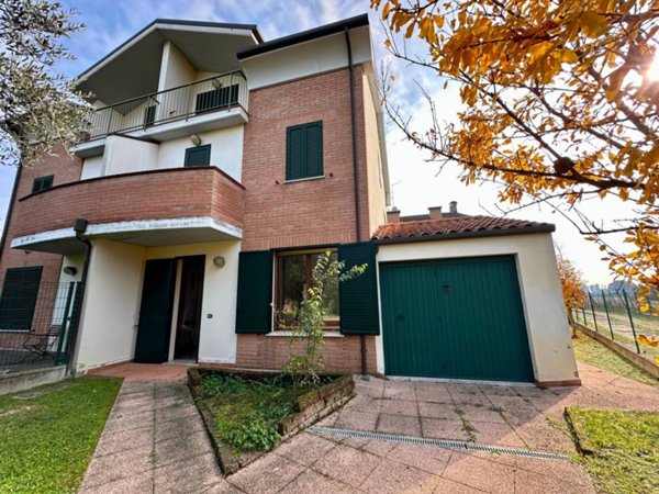 casa indipendente in vendita a Ferrara in zona Cona