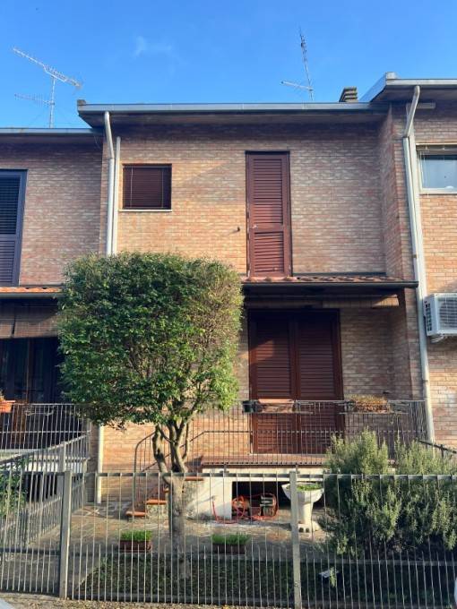 casa indipendente in vendita a Ferrara in zona Casaglia
