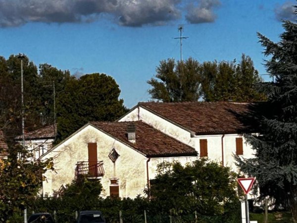 casa indipendente in vendita a Ferrara in zona San Martino