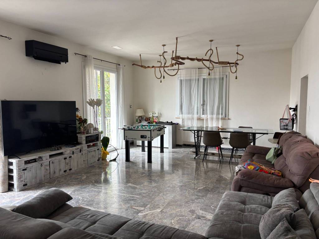 casa indipendente in vendita a Ferrara