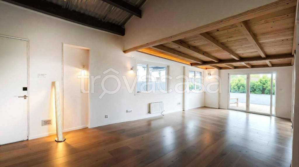 casa indipendente in vendita a Ferrara in zona Centro Storico