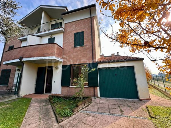 casa indipendente in vendita a Ferrara in zona Centro Storico