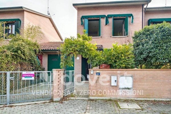 casa indipendente in vendita a Ferrara in zona Centro Storico
