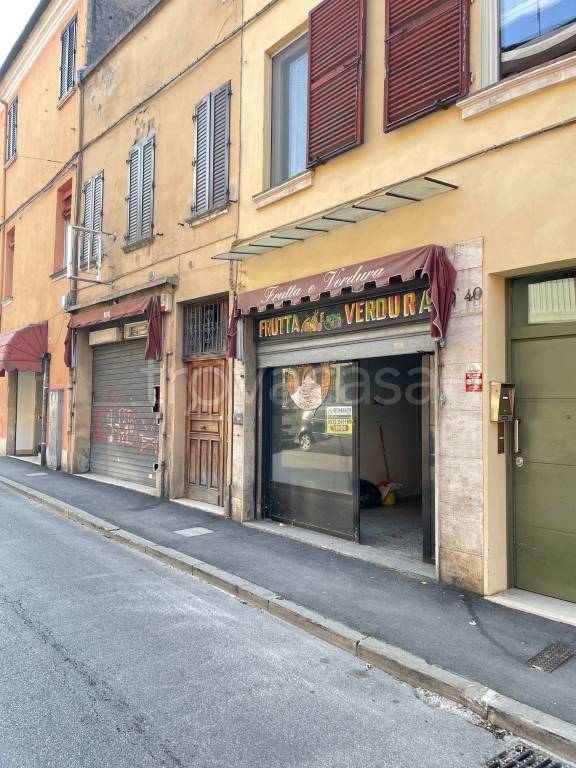 negozio in vendita a Ferrara in zona Centro Storico
