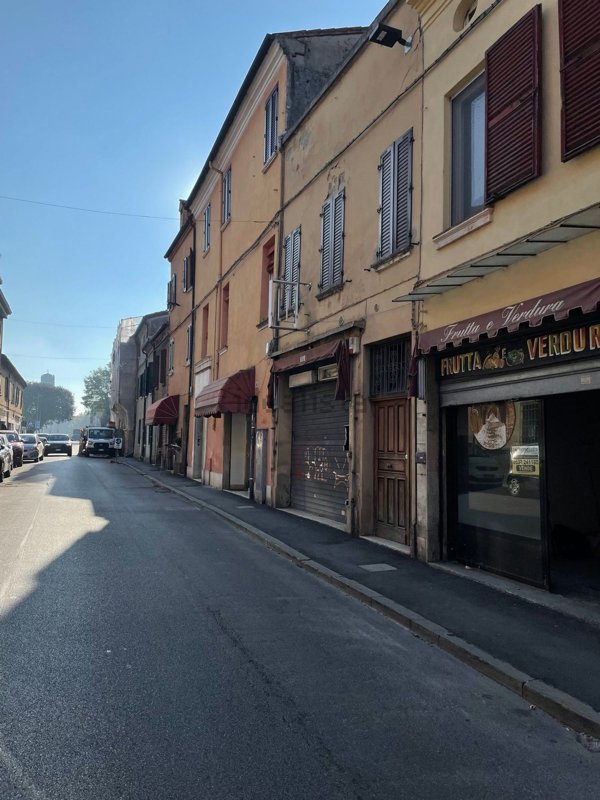 locale commerciale in vendita a Ferrara