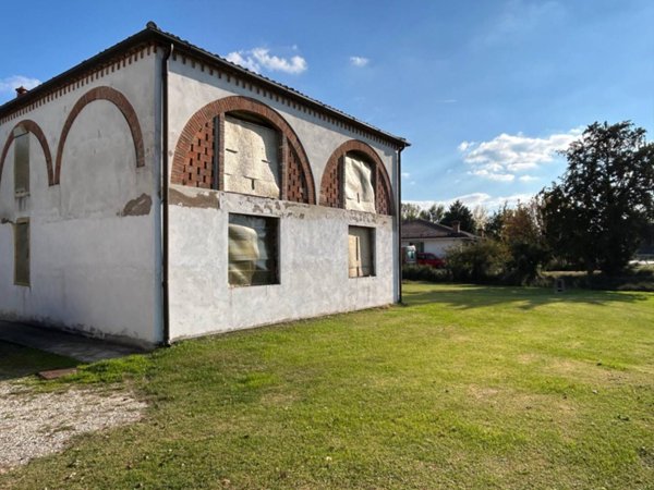 casa indipendente in vendita a Ferrara in zona Montalbano