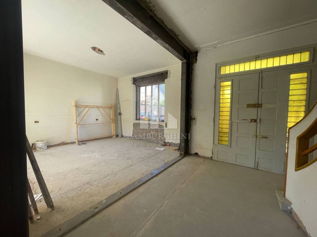 casa indipendente in vendita a Ferrara