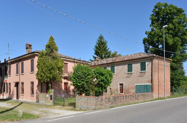 casa indipendente in vendita a Ferrara in zona Casaglia