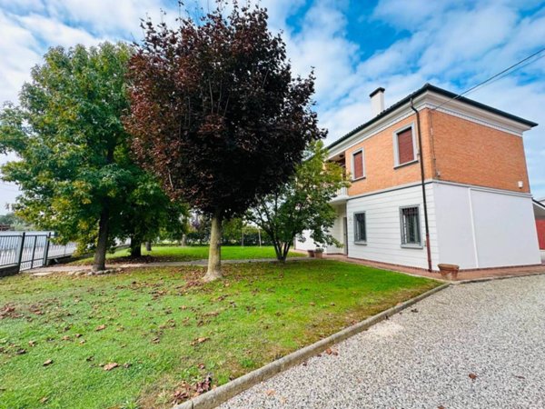 casa indipendente in vendita a Ferrara in zona San Bartolomeo in Bosco