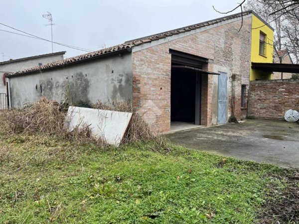 casa indipendente in vendita a Ferrara in zona Pontegradella