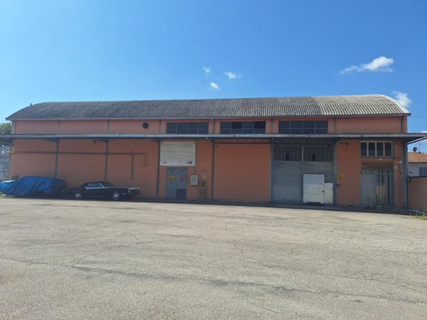 locale di sgombero in vendita a Ferrara in zona Centro Storico