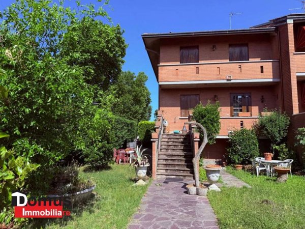 casa indipendente in vendita a Ferrara in zona Cona
