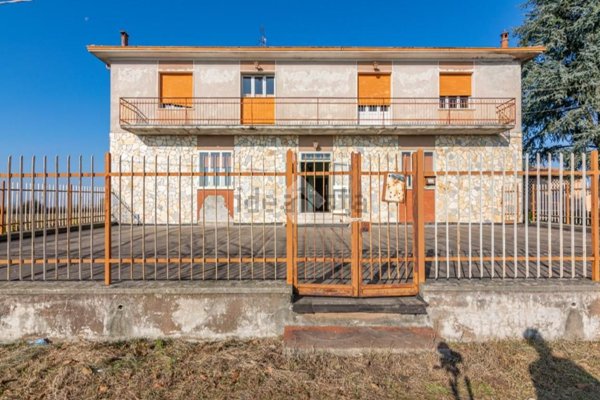 casa indipendente in vendita a Ferrara in zona Centro Storico