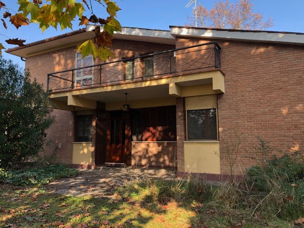 casa indipendente in vendita a Ferrara