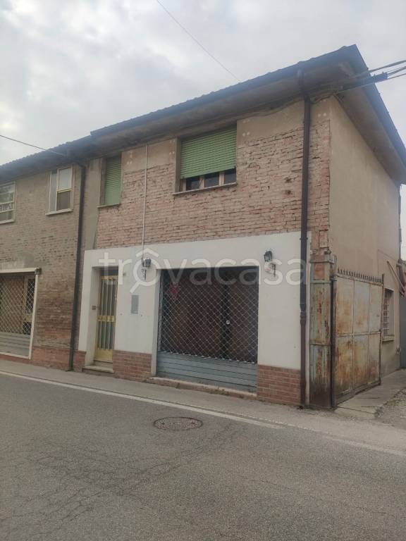 appartamento in vendita a Ferrara in zona Baura