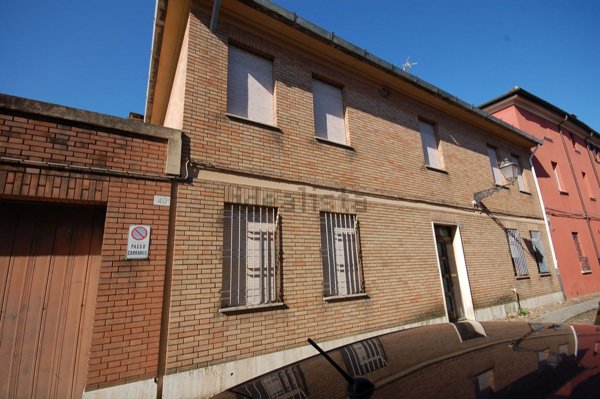 casa indipendente in vendita a Ferrara