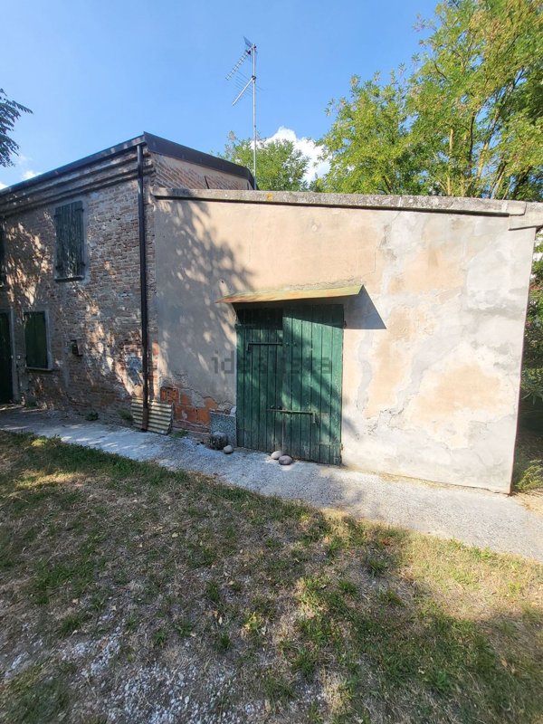 casa indipendente in vendita a Ferrara in zona Denore