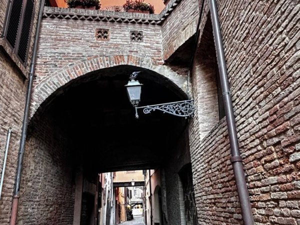 negozio in vendita a Ferrara in zona Centro Storico