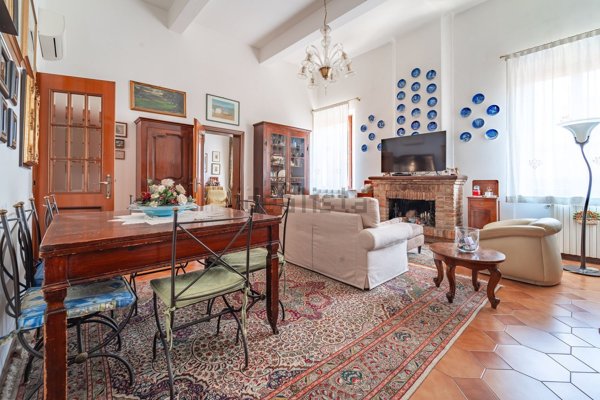 casa indipendente in vendita a Ferrara in zona Centro Storico