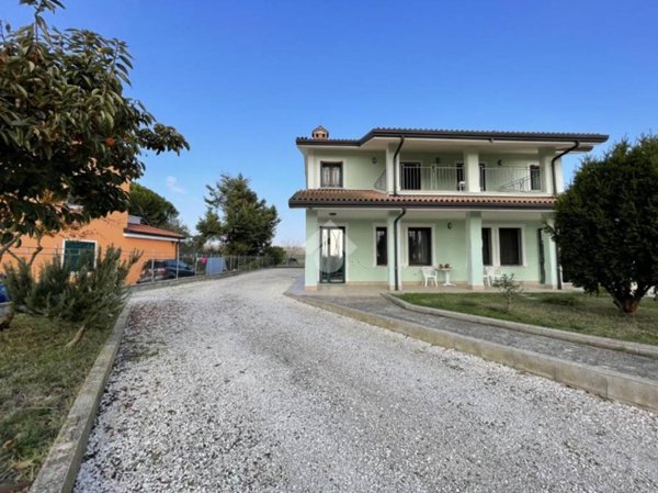 casa indipendente in vendita a Ferrara in zona Francolino