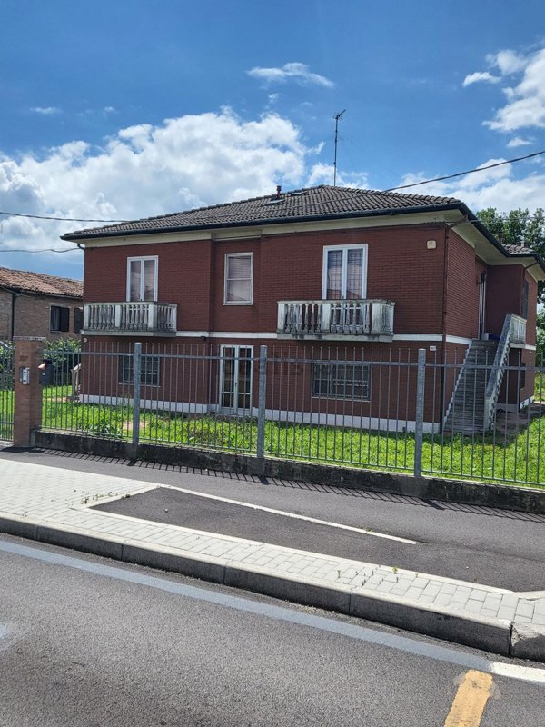 casa indipendente in vendita a Ferrara