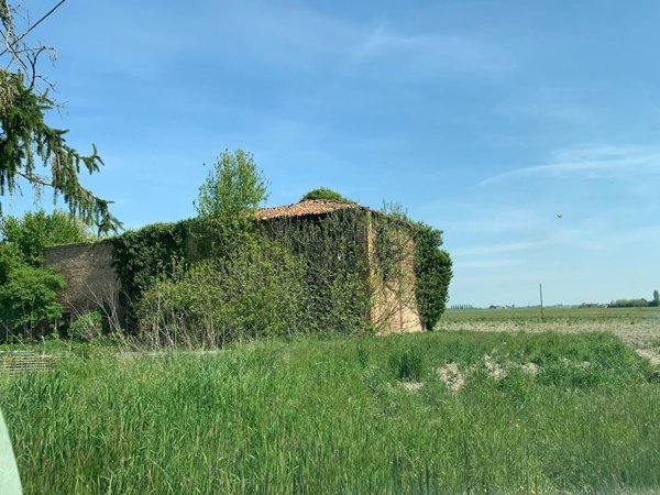 casale in vendita a Ferrara in zona Baura