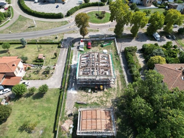 casa indipendente in vendita a Ferrara
