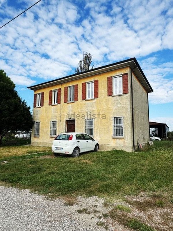 casa indipendente in vendita a Ferrara