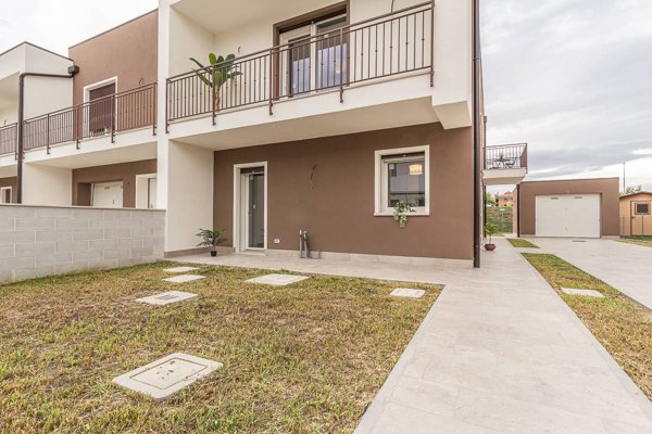 casa indipendente in vendita a Ferrara