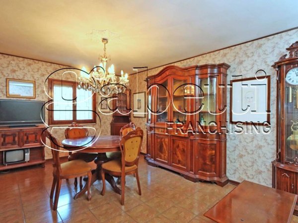 casa indipendente in vendita a Ferrara