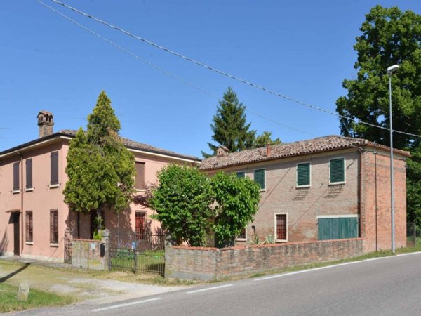 casa indipendente in vendita a Ferrara in zona Casaglia